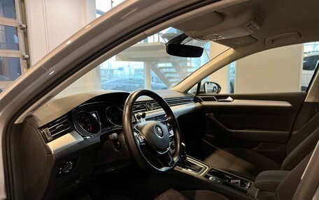 Volkswagen Passat B8 рестайлинг, 2019 год, 2 640 000 рублей, 21 фотография