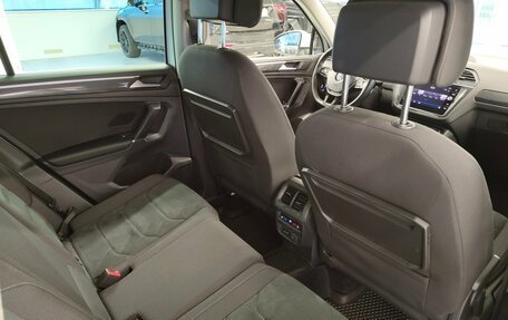 Volkswagen Tiguan II, 2018 год, 2 435 000 рублей, 8 фотография