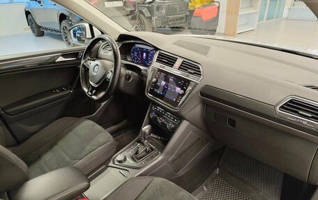 Volkswagen Tiguan II, 2018 год, 2 435 000 рублей, 7 фотография