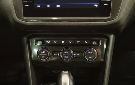 Volkswagen Tiguan II, 2018 год, 2 435 000 рублей, 12 фотография