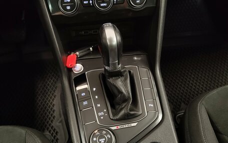 Volkswagen Tiguan II, 2018 год, 2 435 000 рублей, 13 фотография