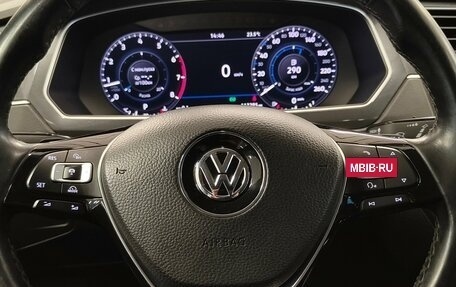Volkswagen Tiguan II, 2018 год, 2 435 000 рублей, 15 фотография
