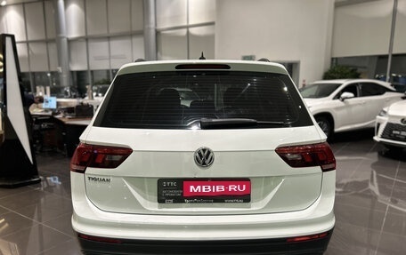 Volkswagen Tiguan II, 2018 год, 2 170 000 рублей, 10 фотография