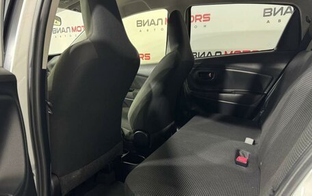 Toyota Vitz, 2018 год, 1 099 000 рублей, 5 фотография