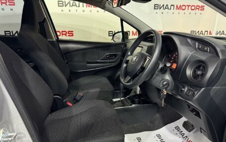 Toyota Vitz, 2018 год, 1 099 000 рублей, 10 фотография