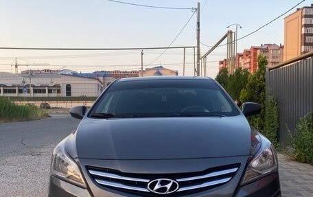 Hyundai Solaris II рестайлинг, 2015 год, 650 000 рублей, 2 фотография