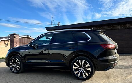 Volkswagen Touareg III, 2019 год, 4 850 000 рублей, 2 фотография