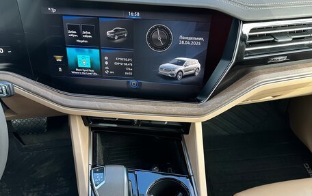 Volkswagen Touareg III, 2019 год, 4 850 000 рублей, 6 фотография