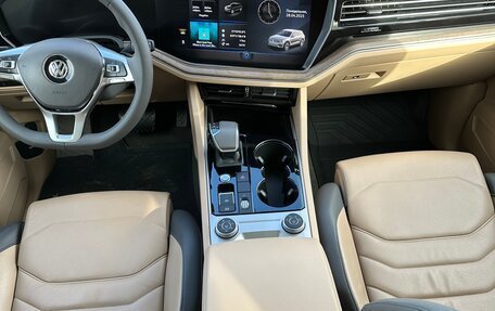 Volkswagen Touareg III, 2019 год, 4 850 000 рублей, 7 фотография