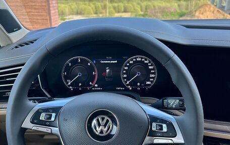 Volkswagen Touareg III, 2019 год, 4 850 000 рублей, 5 фотография