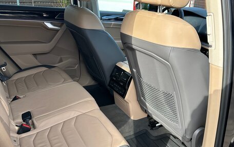 Volkswagen Touareg III, 2019 год, 4 850 000 рублей, 12 фотография