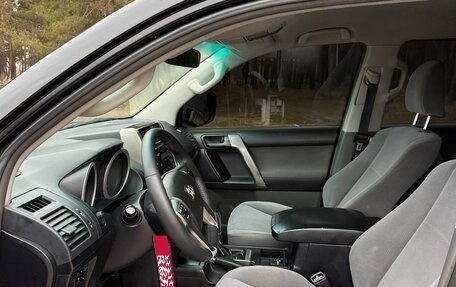 Toyota Land Cruiser Prado 150 рестайлинг 2, 2010 год, 2 135 000 рублей, 12 фотография