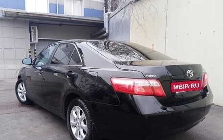 Toyota Camry, 2011 год, 1 290 000 рублей, 2 фотография