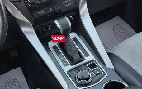 Mitsubishi Pajero Sport III рестайлинг, 2017 год, 2 250 000 рублей, 19 фотография