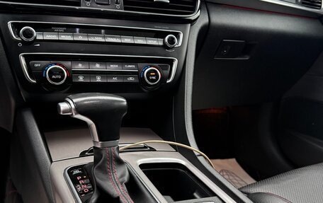 KIA Optima IV, 2018 год, 2 200 000 рублей, 24 фотография