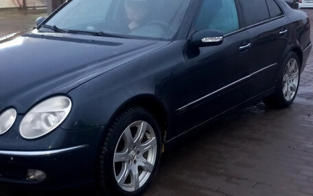 Mercedes-Benz E-Класс, 2004 год, 480 000 рублей, 4 фотография