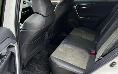 Toyota RAV4, 2025 год, 4 290 000 рублей, 9 фотография