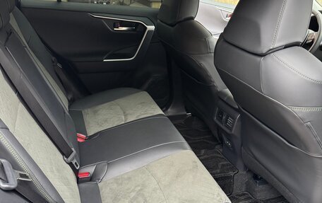 Toyota RAV4, 2025 год, 4 290 000 рублей, 10 фотография