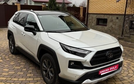 Toyota RAV4, 2025 год, 4 290 000 рублей, 2 фотография