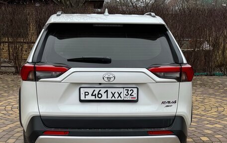 Toyota RAV4, 2025 год, 4 290 000 рублей, 6 фотография