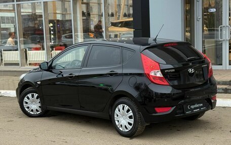 Hyundai Solaris II рестайлинг, 2011 год, 735 000 рублей, 3 фотография