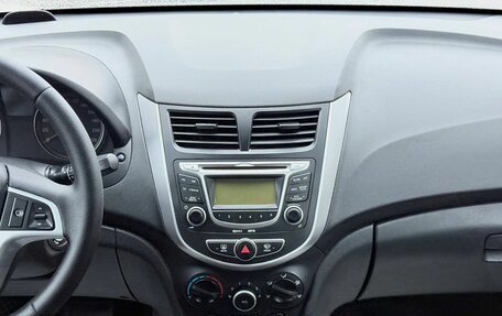 Hyundai Solaris II рестайлинг, 2011 год, 735 000 рублей, 15 фотография