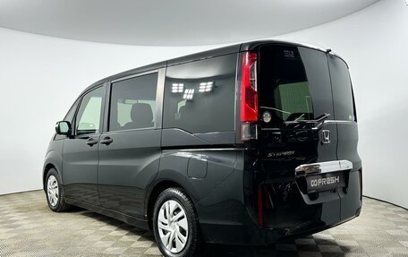 Honda Stepwgn IV, 2017 год, 1 898 100 рублей, 2 фотография