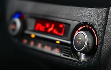 KIA Rio III рестайлинг, 2015 год, 938 000 рублей, 31 фотография