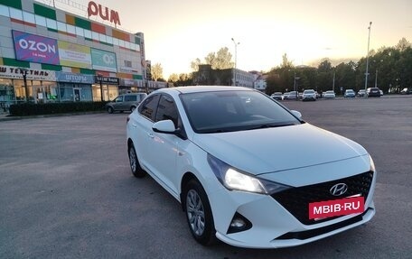 Hyundai Solaris II рестайлинг, 2021 год, 1 499 999 рублей, 2 фотография