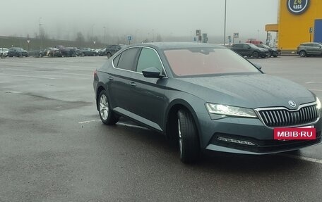 Skoda Superb III рестайлинг, 2020 год, 3 300 000 рублей, 2 фотография