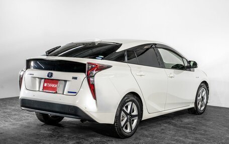 Toyota Prius IV XW50, 2016 год, 1 750 000 рублей, 4 фотография