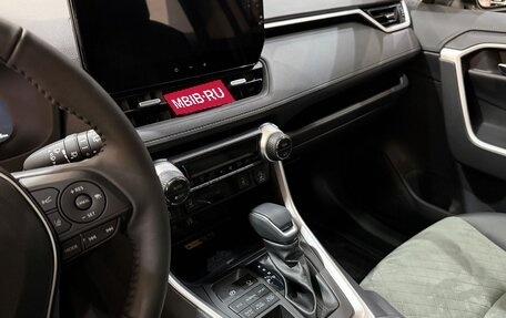 Toyota RAV4, 2025 год, 4 900 000 рублей, 10 фотография