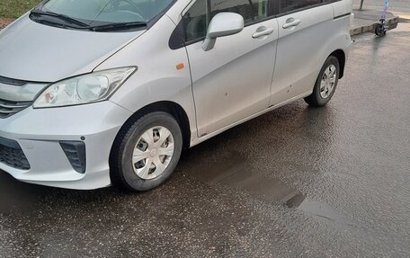 Honda Freed I, 2015 год, 1 450 000 рублей, 3 фотография