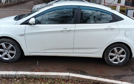 Hyundai Solaris II рестайлинг, 2011 год, 545 000 рублей, 4 фотография