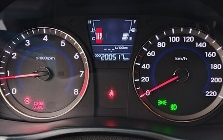 Hyundai Solaris II рестайлинг, 2011 год, 545 000 рублей, 10 фотография