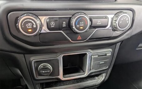 Jeep Wrangler, 2021 год, 4 520 000 рублей, 17 фотография