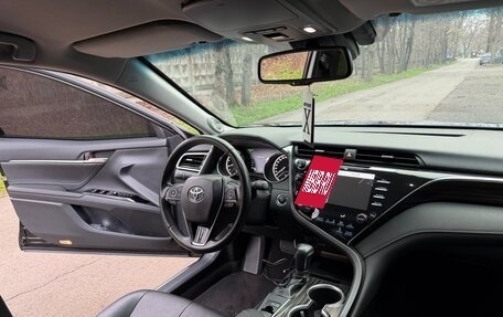 Toyota Camry, 2018 год, 2 790 000 рублей, 21 фотография