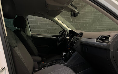 Volkswagen Tiguan II, 2021 год, 2 450 000 рублей, 15 фотография