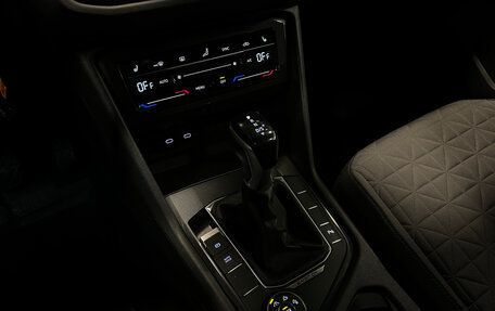 Volkswagen Tiguan II, 2021 год, 2 450 000 рублей, 19 фотография