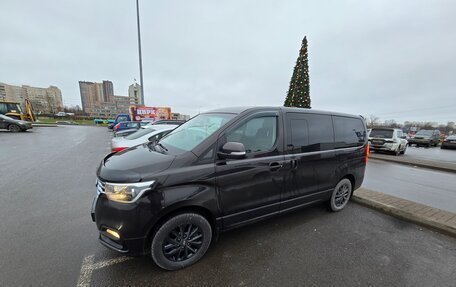 Hyundai Grand Starex Grand Starex I рестайлинг 2, 2019 год, 3 500 000 рублей, 1 фотография