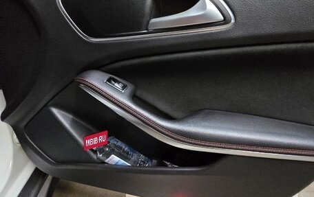 Mercedes-Benz GLA, 2015 год, 2 200 000 рублей, 15 фотография