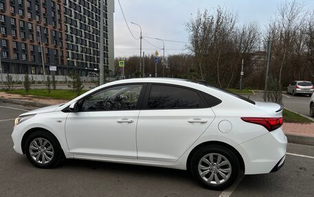 Hyundai Solaris II рестайлинг, 2019 год, 1 600 000 рублей, 4 фотография