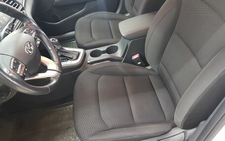 Hyundai Elantra VI рестайлинг, 2019 год, 1 650 000 рублей, 12 фотография