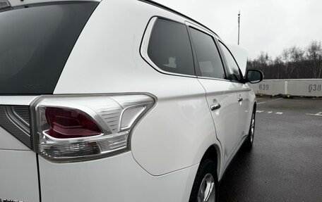Mitsubishi Outlander III рестайлинг 3, 2013 год, 1 990 000 рублей, 11 фотография