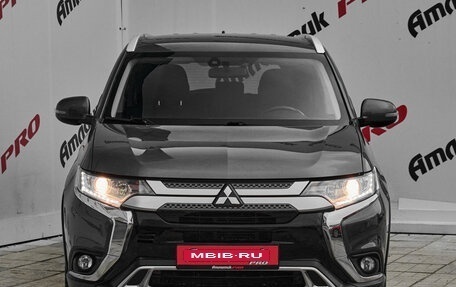 Mitsubishi Outlander III рестайлинг 3, 2021 год, 2 580 000 рублей, 2 фотография