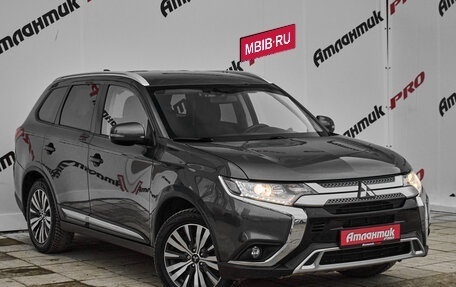 Mitsubishi Outlander III рестайлинг 3, 2021 год, 2 580 000 рублей, 3 фотография