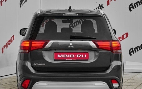 Mitsubishi Outlander III рестайлинг 3, 2021 год, 2 580 000 рублей, 5 фотография