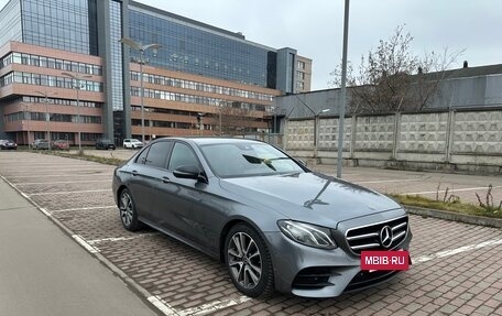 Mercedes-Benz E-Класс, 2017 год, 3 000 000 рублей, 2 фотография