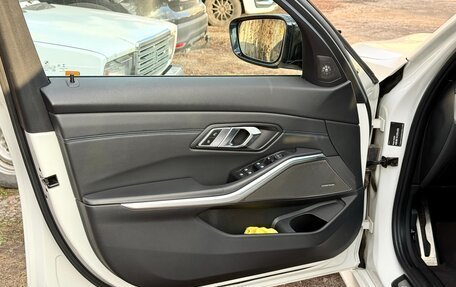 BMW 3 серия, 2019 год, 3 950 000 рублей, 22 фотография