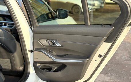 BMW 3 серия, 2019 год, 3 950 000 рублей, 29 фотография